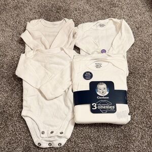 Gerber White Long Sleeve Bodysuits